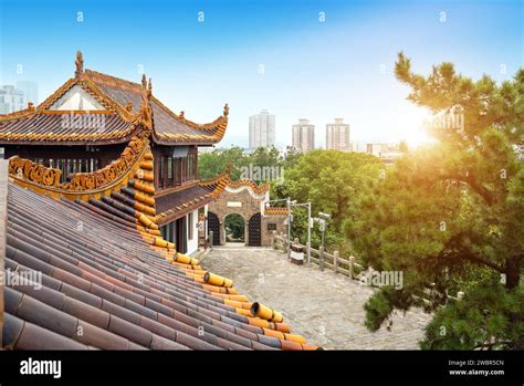 Old City Walls & Tianxin Pavilion 